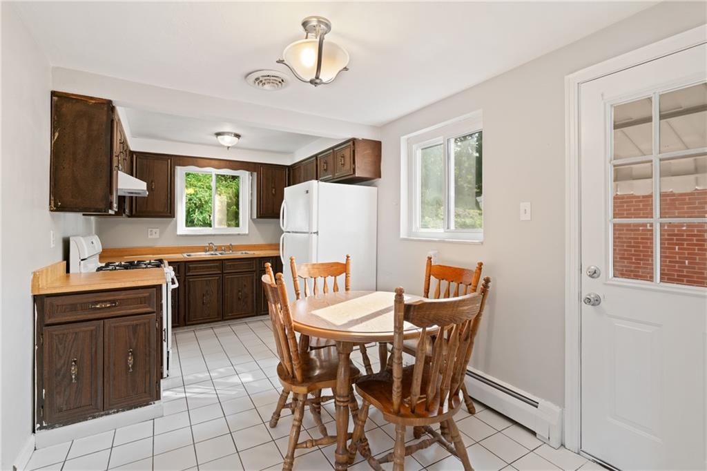 418 Pearce Road Pittsburgh, PA 15234 - Photo 8 of 32
