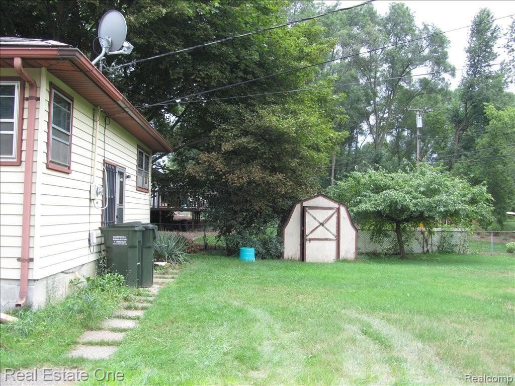 2812 Culbertson Avenue Rochester, MI 48307 - Photo 8 of 22 Backyard of Back of Home