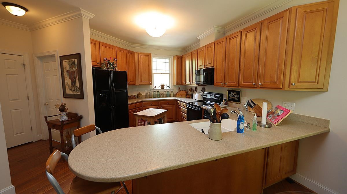 4802 Crestmore Road Raleigh, NC 27612 - Photo 4 of 25 Kitchen