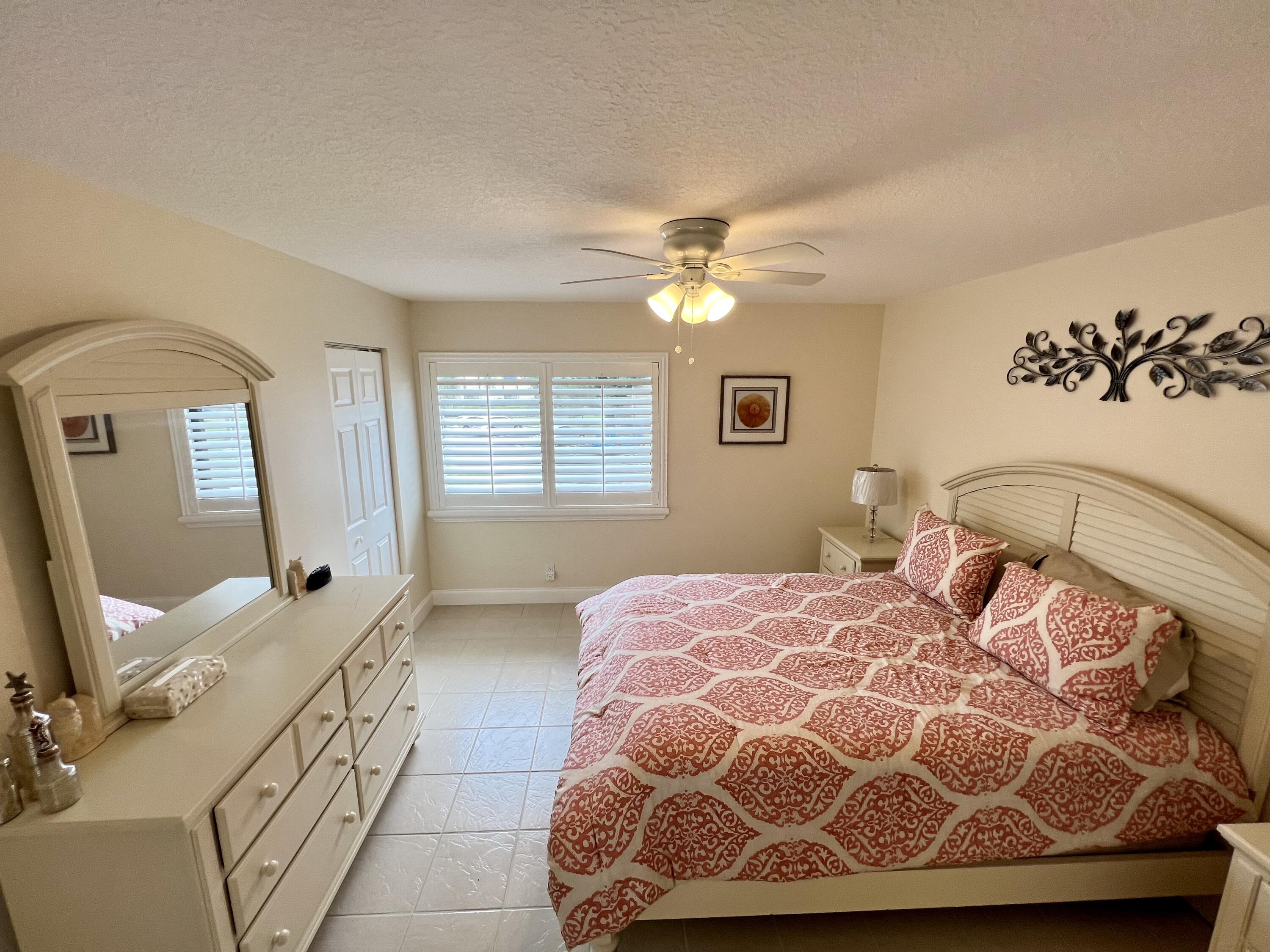 337 Knotty Pine Circle, Unit C2 Greenacres, FL 33463 - Photo 11 of 33 4891B6AE-1455-45AE-8C8D-C4515E619A20