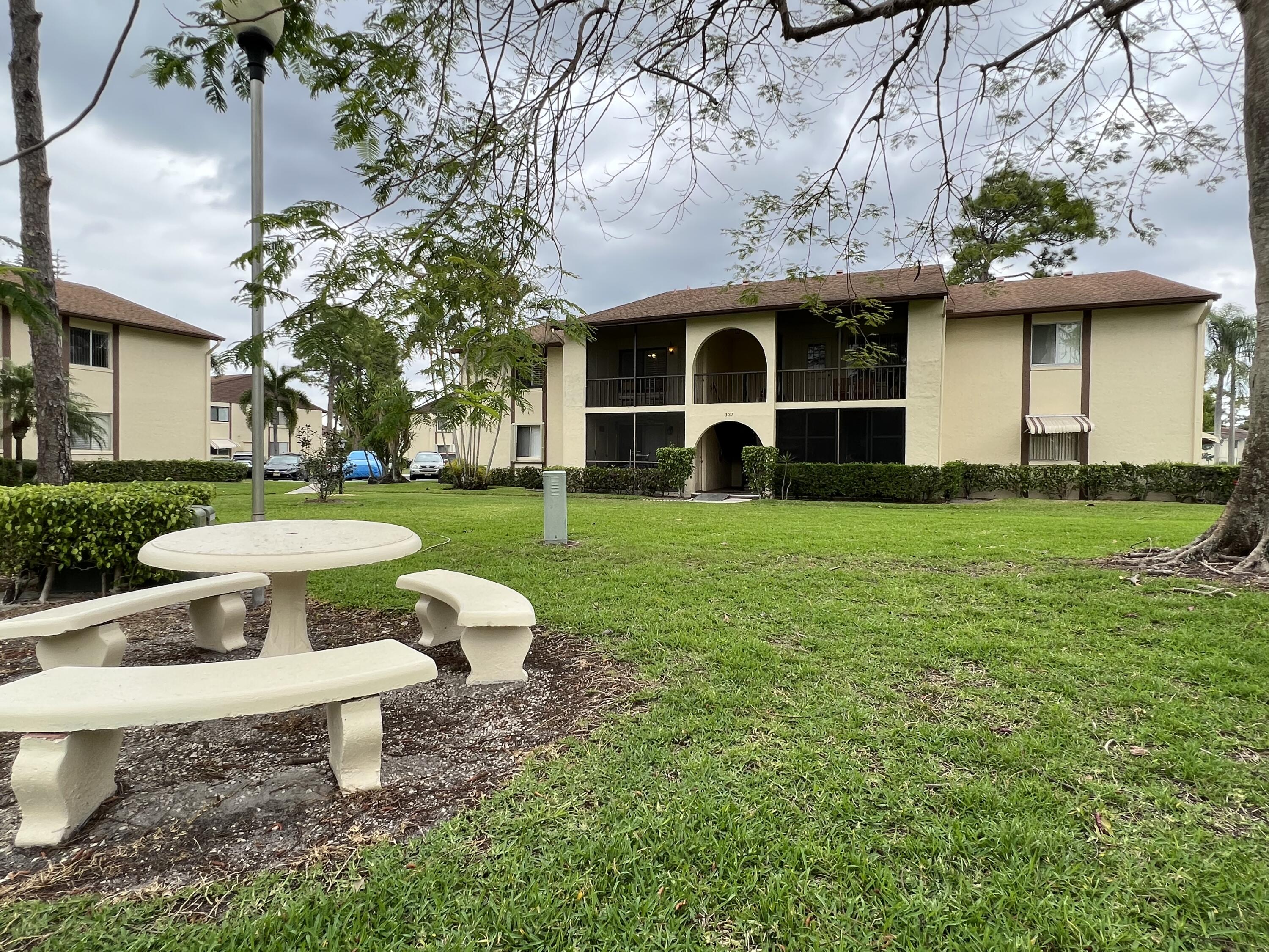 337 Knotty Pine Circle, Unit C2 Greenacres, FL 33463 - Photo 29 of 33 2142E538-AB70-4561-929B-372F93D9E514