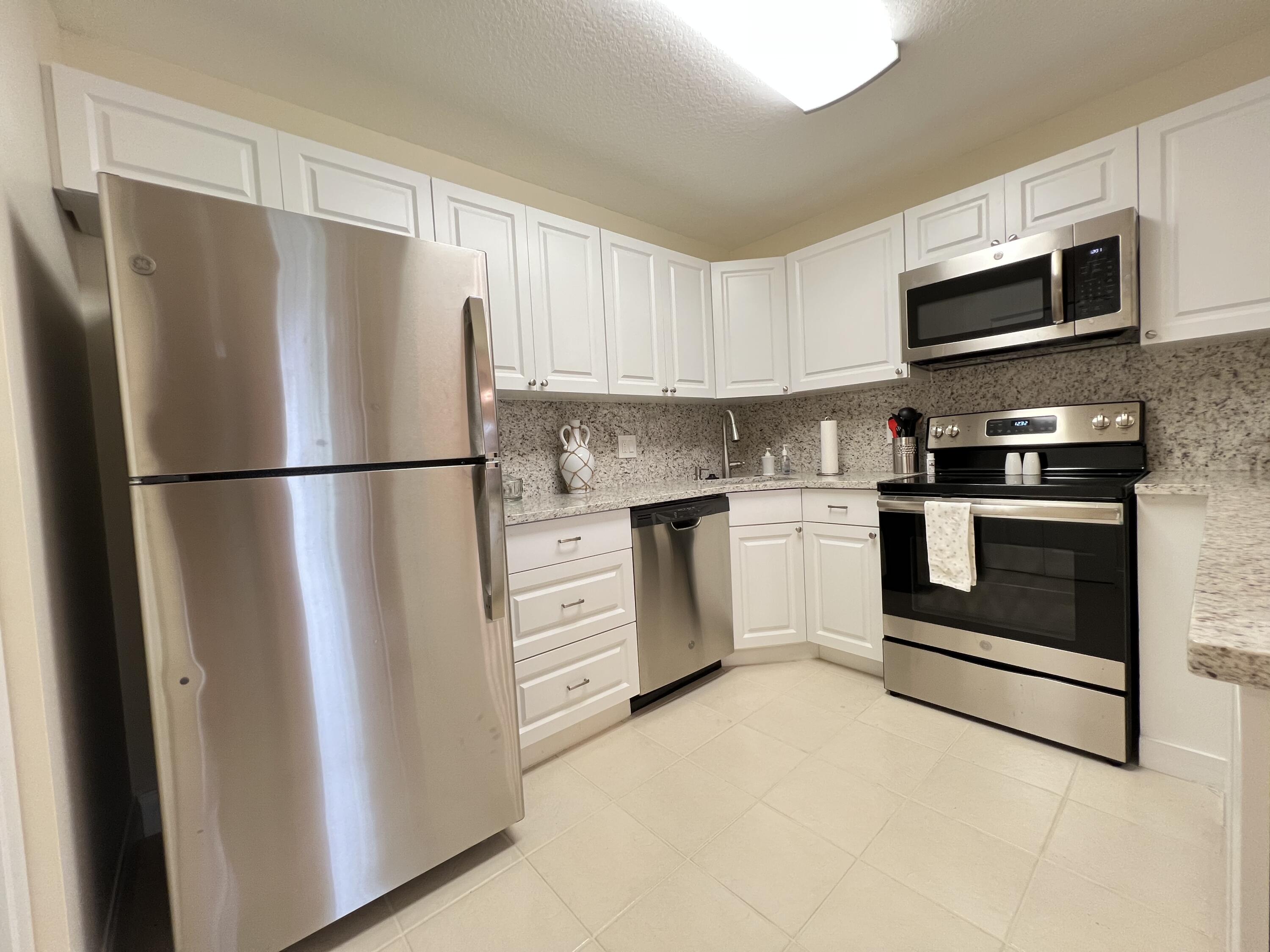 337 Knotty Pine Circle, Unit C2 Greenacres, FL 33463 - Photo 6 of 33 D5A02ABA-8881-4C92-92B3-414C2FE841C6