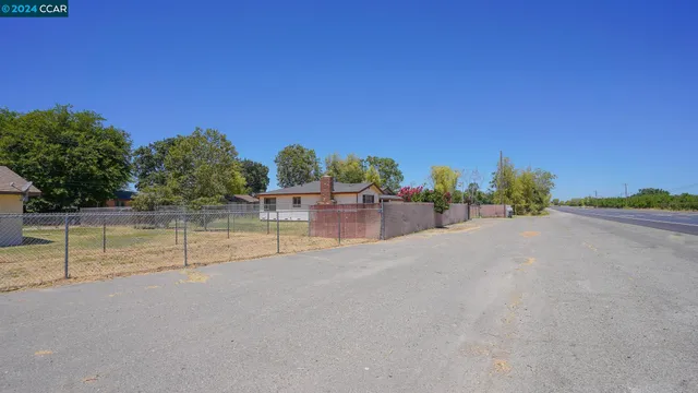 $869,000 | 11273 Garden Highway, Yuba City, CA 95991