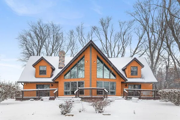 $769,500 | W913 West North Shore Drive, Montello, WI 53949
