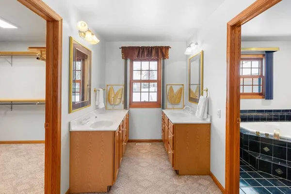 $769,500 | W913 West North Shore Drive, Montello, WI 53949