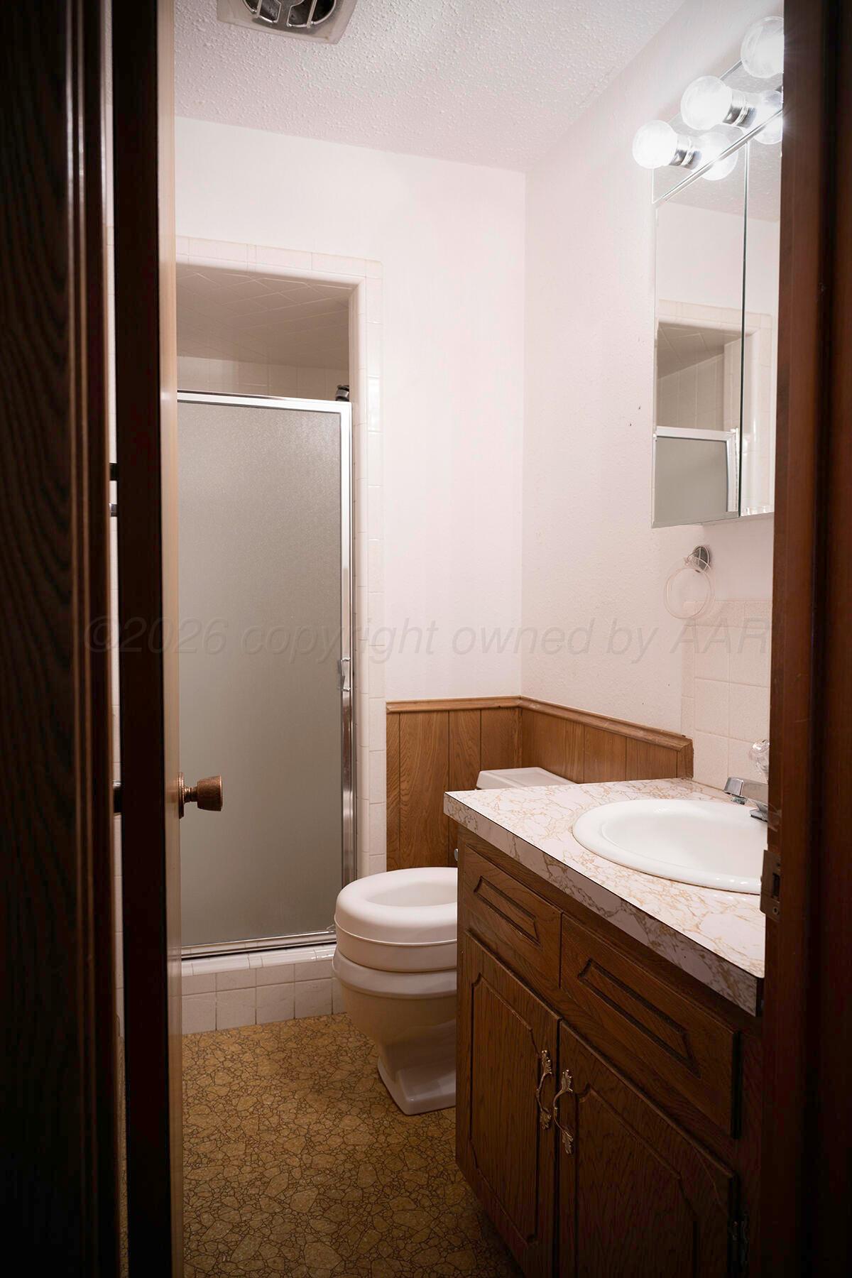 309 Bennett Drive Dumas, TX 79029 - Photo 16 of 35 Bathroom 1