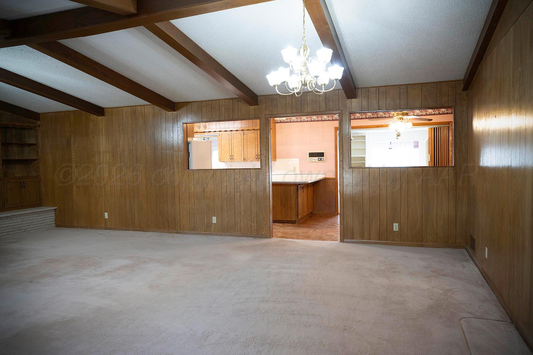 309 Bennett Drive Dumas, TX 79029 - Photo 4 of 35 Living room 1