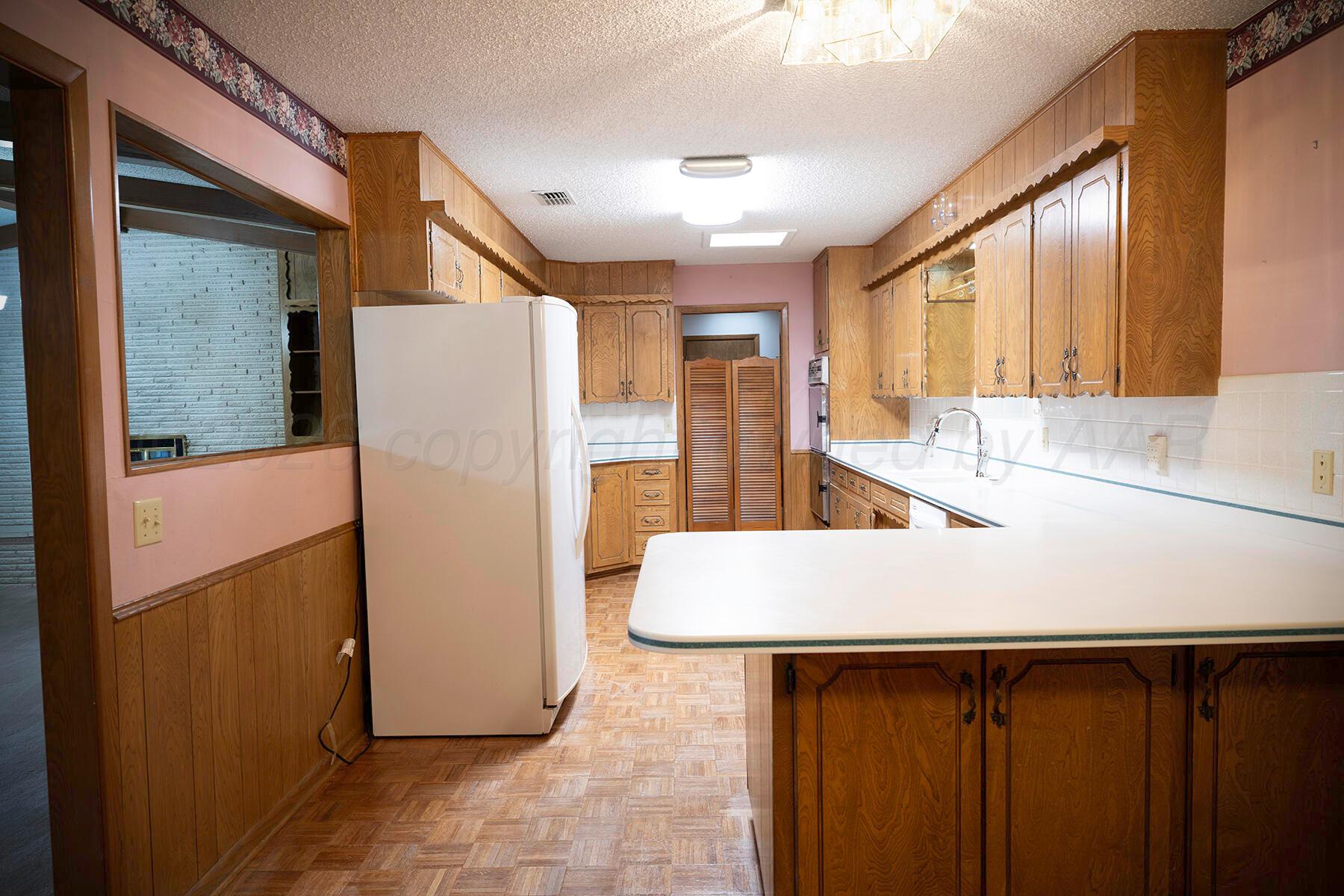 309 Bennett Drive Dumas, TX 79029 - Photo 10 of 35 Kitchen