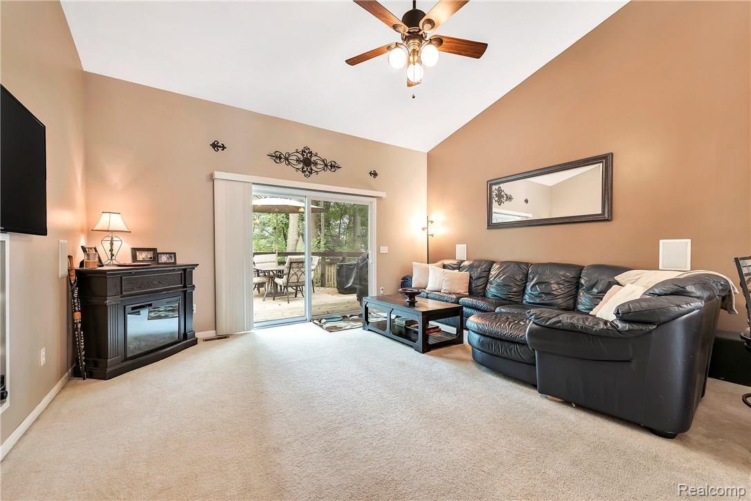 1501 Remsing Street Hartland, MI 48353 - Photo 7 of 29 Great Room