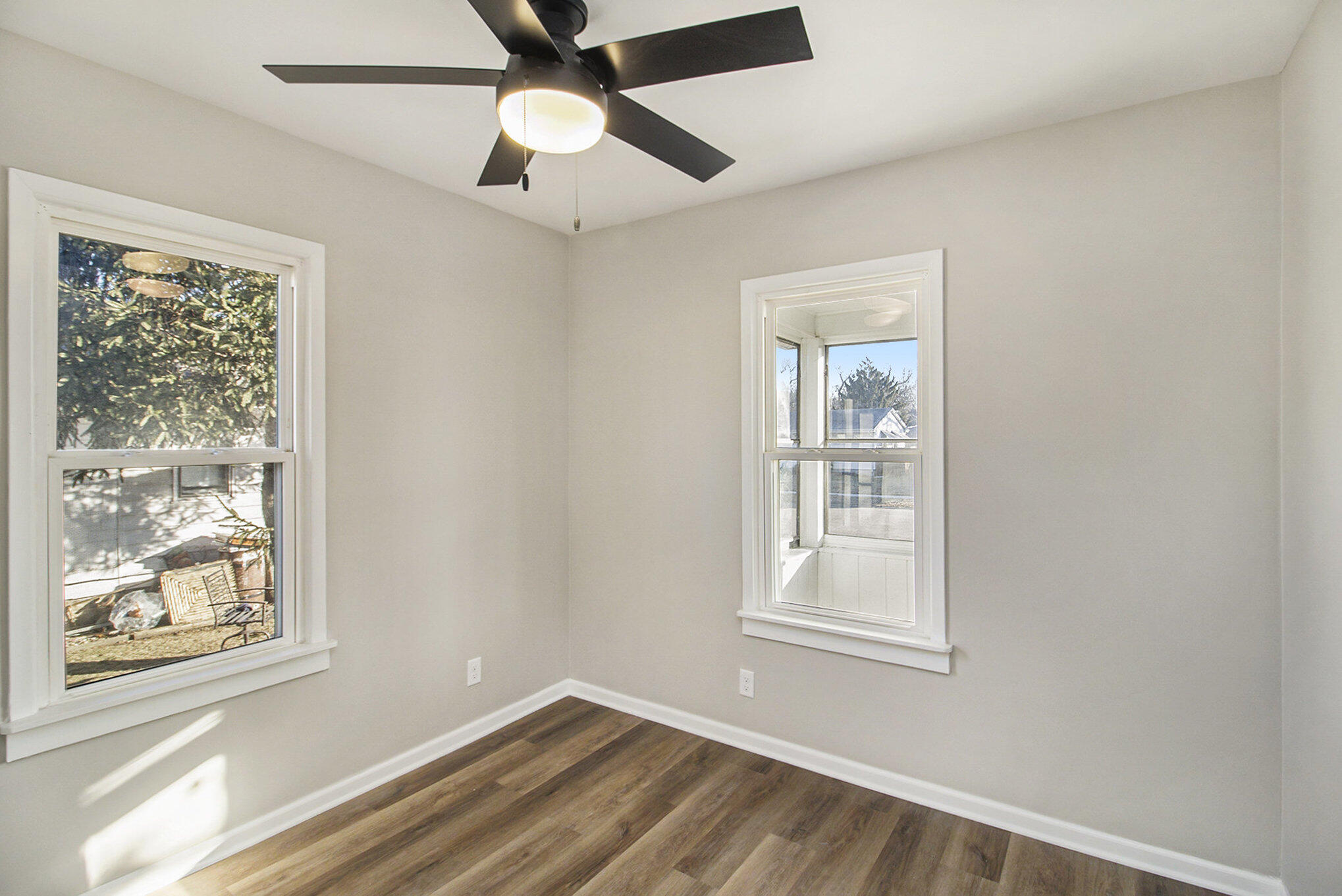 406 Dwiggins Griffith, IN 46319 - Photo 8 of 20 2038x1362