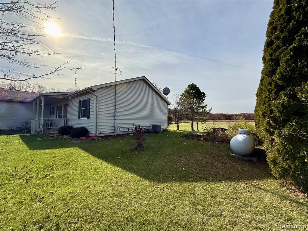 10415 North Genesee Road Mount Morris, MI 48458 - Photo 3 of 26