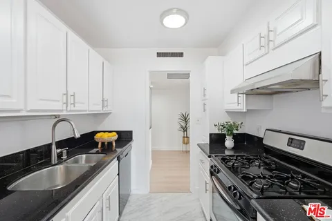 $525,000 | 800 West 1st Street, Unit 710, Los Angeles, CA 90012