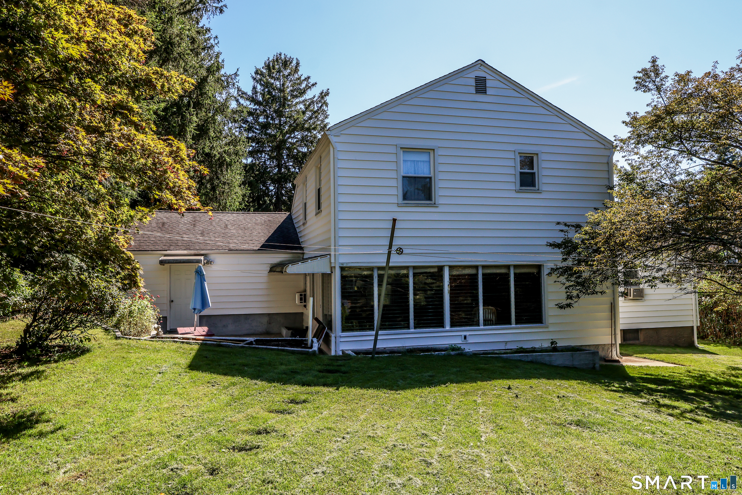 124 Chestnut Hill Road Trumbull, CT 06611 - Photo 33 of 38 Gallery Image 33