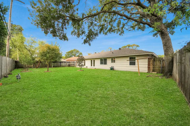 $2,200 | 9535 Vogue Lane, Houston, TX 77080