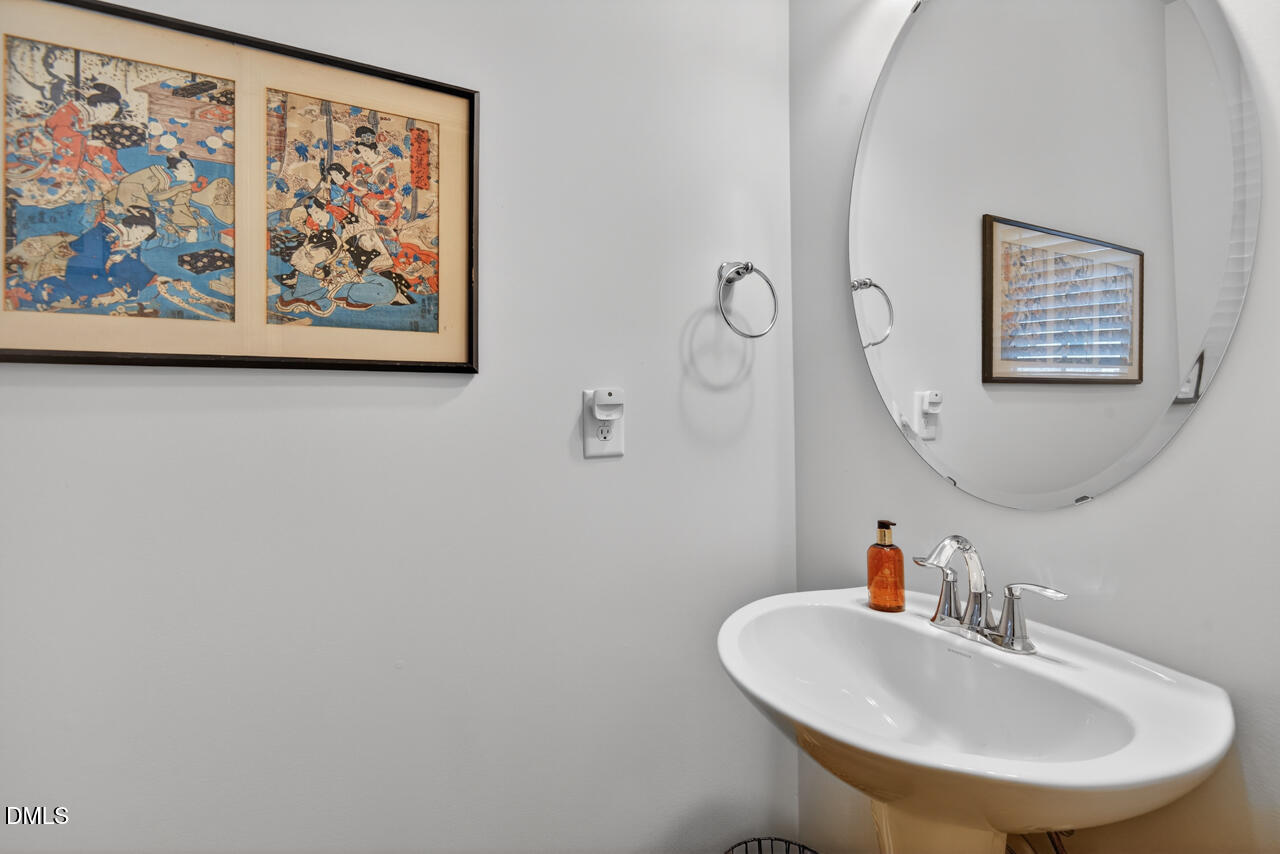 1355 Southpoint Trail Durham, NC 27713 - Photo 5 of 44 05