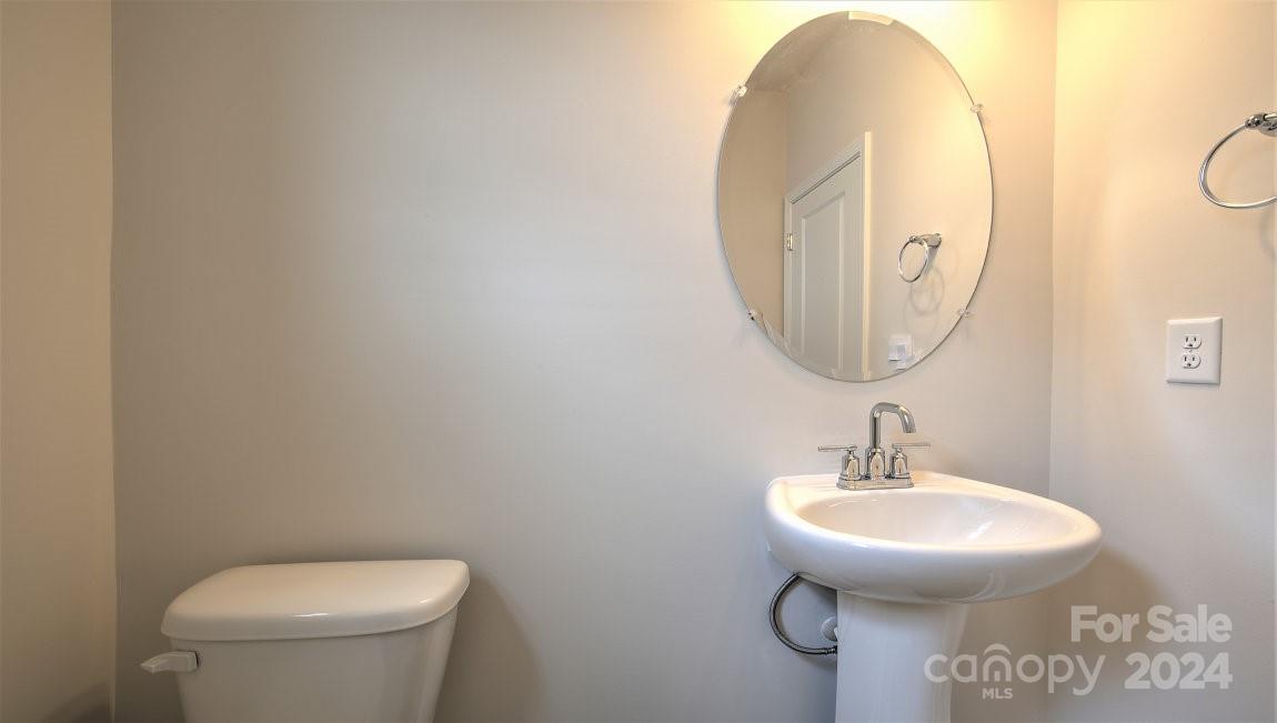 508 Fox Cove Road Hendersonville, NC 28792 - Photo 4 of 29 Gallery Image 4