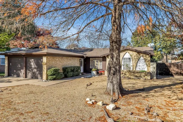 $260,000 | 2012 York Drive, Edgecliff Village, TX 76134