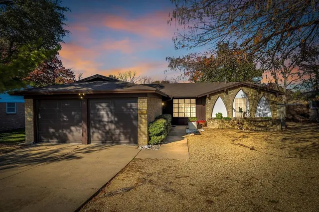 $260,000 | 2012 York Drive, Edgecliff Village, TX 76134