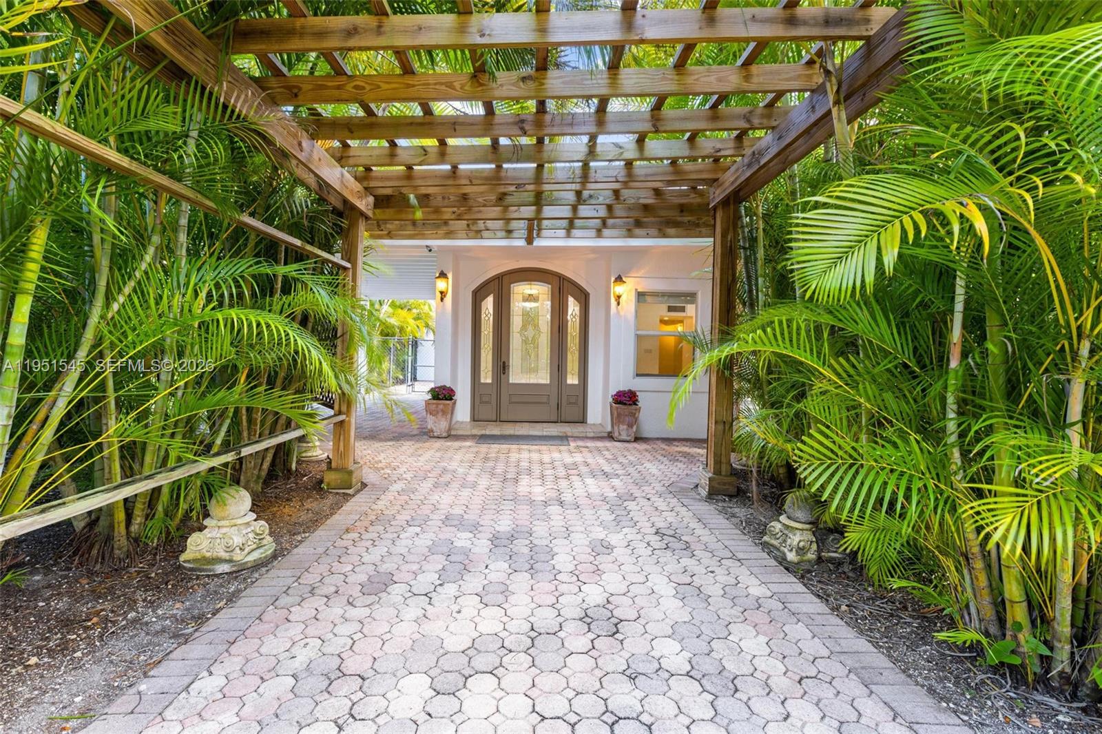 8030 Southwest 120th Street Pinecrest, FL 33156 - Photo 2 of 17