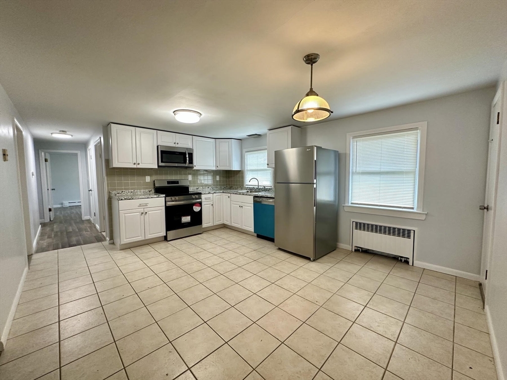 137 Carroll Street Springfield, MA 01108 - Photo 2 of 22