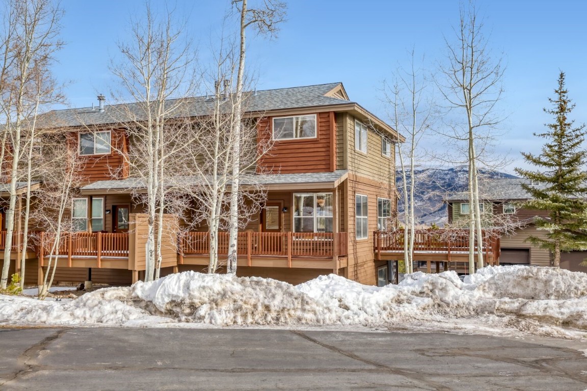 63 20 Grand Court, Unit 63 Silverthorne, CO 80498 - Photo 4 of 28 a front view of a house