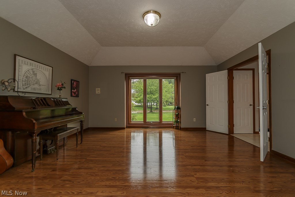 339 Longspur Road Highland Heights, OH 44143 - Photo 8 of 34