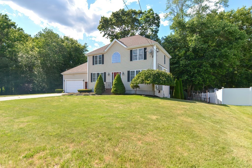 14 Michael Road Attleboro, MA 02703 - Photo 3 of 42 Gallery Image 3