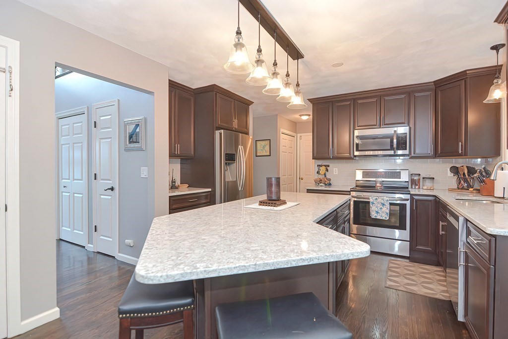 14 Michael Road Attleboro, MA 02703 - Photo 4 of 42 Gallery Image 4