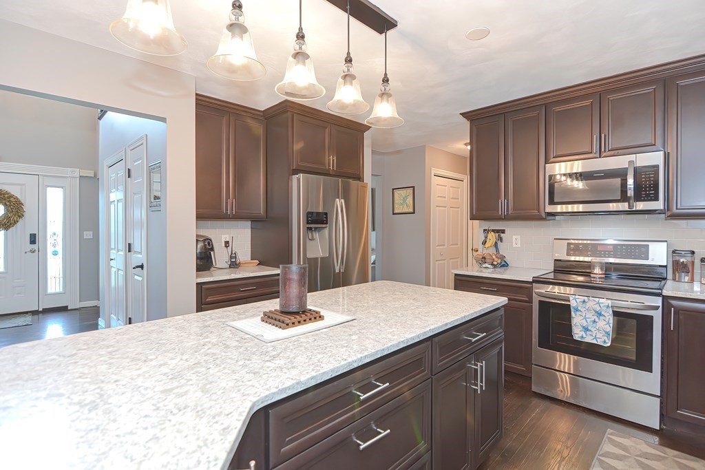 14 Michael Road Attleboro, MA 02703 - Photo 6 of 42 Gallery Image 6