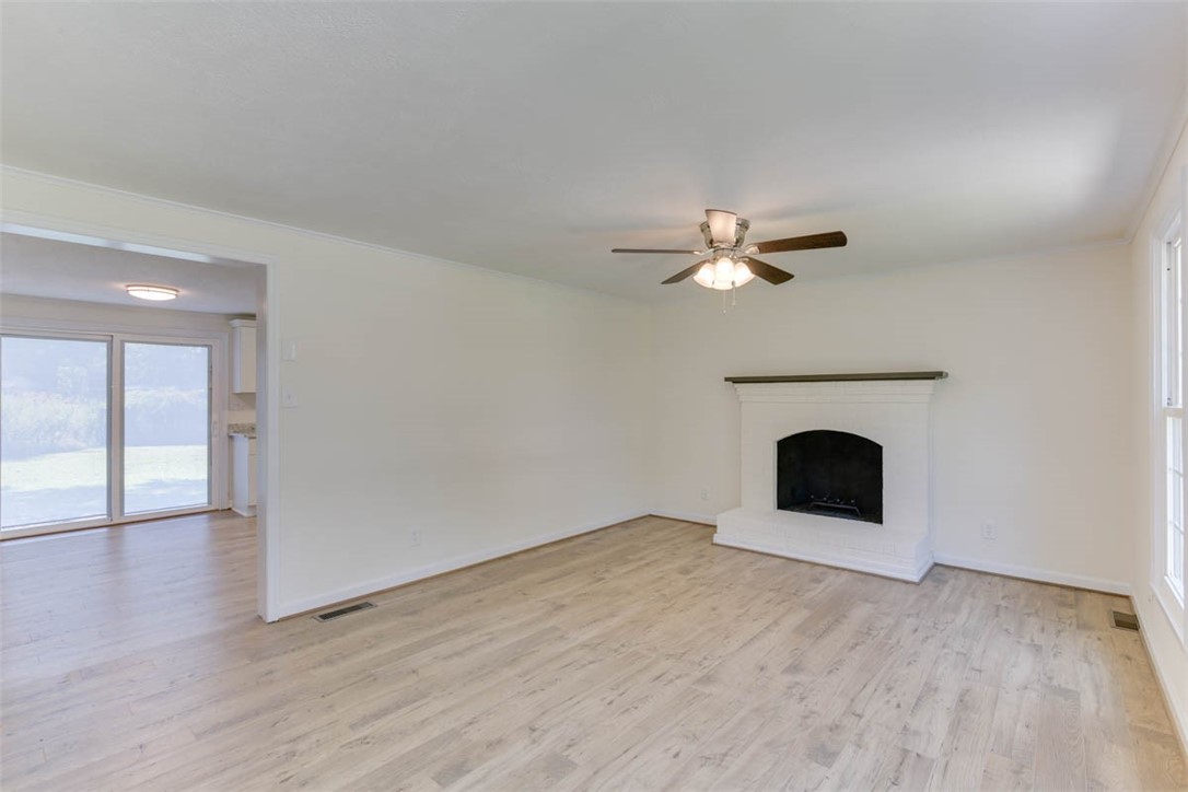 100 Quail Road Yorktown, VA 23692 - Photo 8 of 35