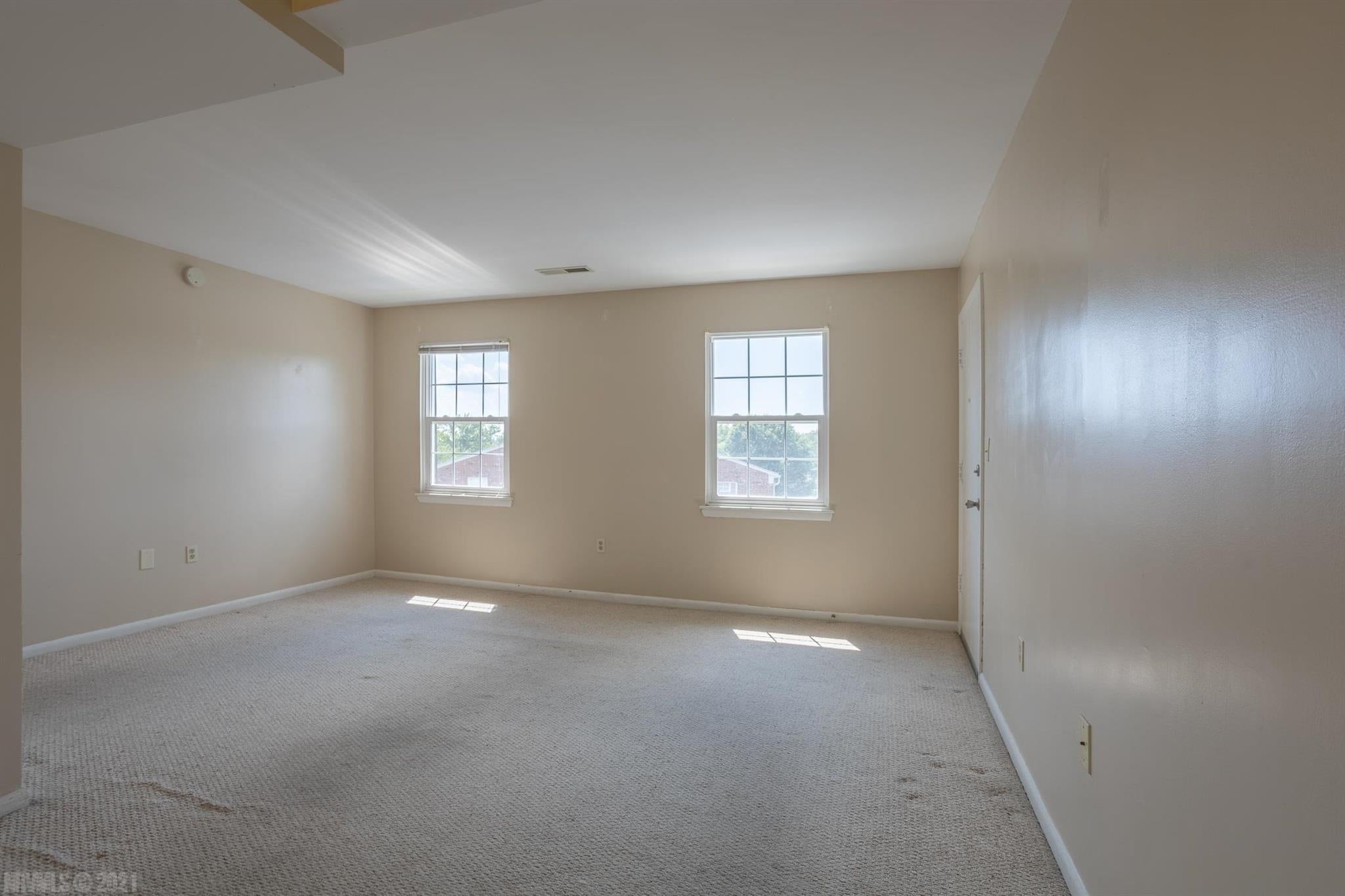 311 Loudon Road, Unit 332 Blacksburg, VA 24060 - Photo 4 of 16 Gallery Image 4
