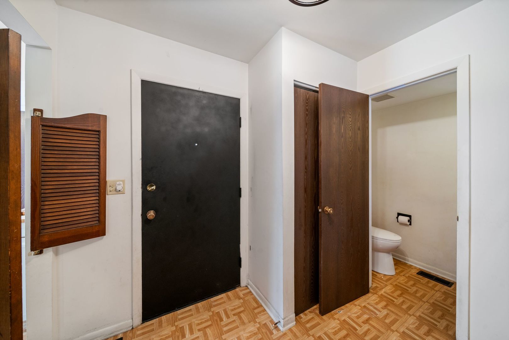 302 Linden Lane Wheeling, IL 60090 - Photo 5 of 30