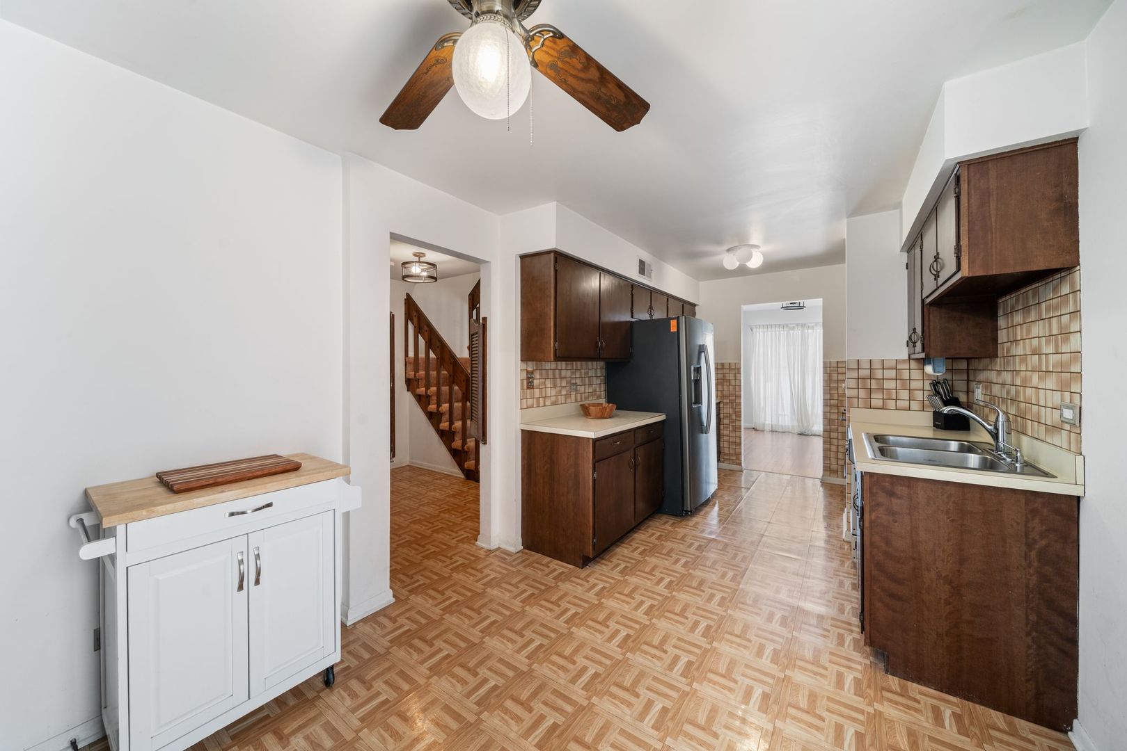 302 Linden Lane Wheeling, IL 60090 - Photo 8 of 30