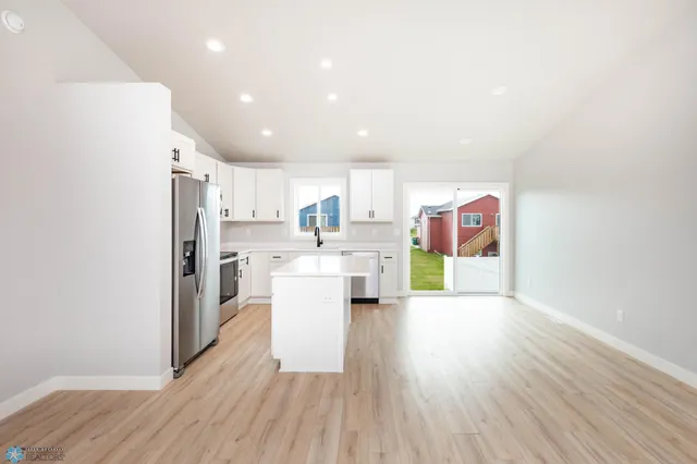 $2,400 | 6718 68th Street South, Horace, ND 58047