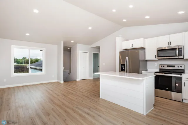 $2,400 | 6718 68th Street South, Horace, ND 58047