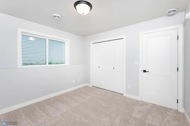 $2,400 | 6718 68th Street South, Horace, ND 58047