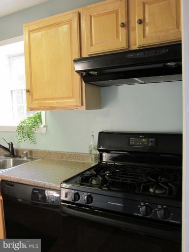 3413 Sharon Chapel Road Alexandria, VA 22310 - Photo 12 of 23 Kitchen