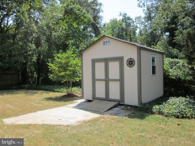 3413 Sharon Chapel Road Alexandria, VA 22310 - Photo 14 of 23 Shed