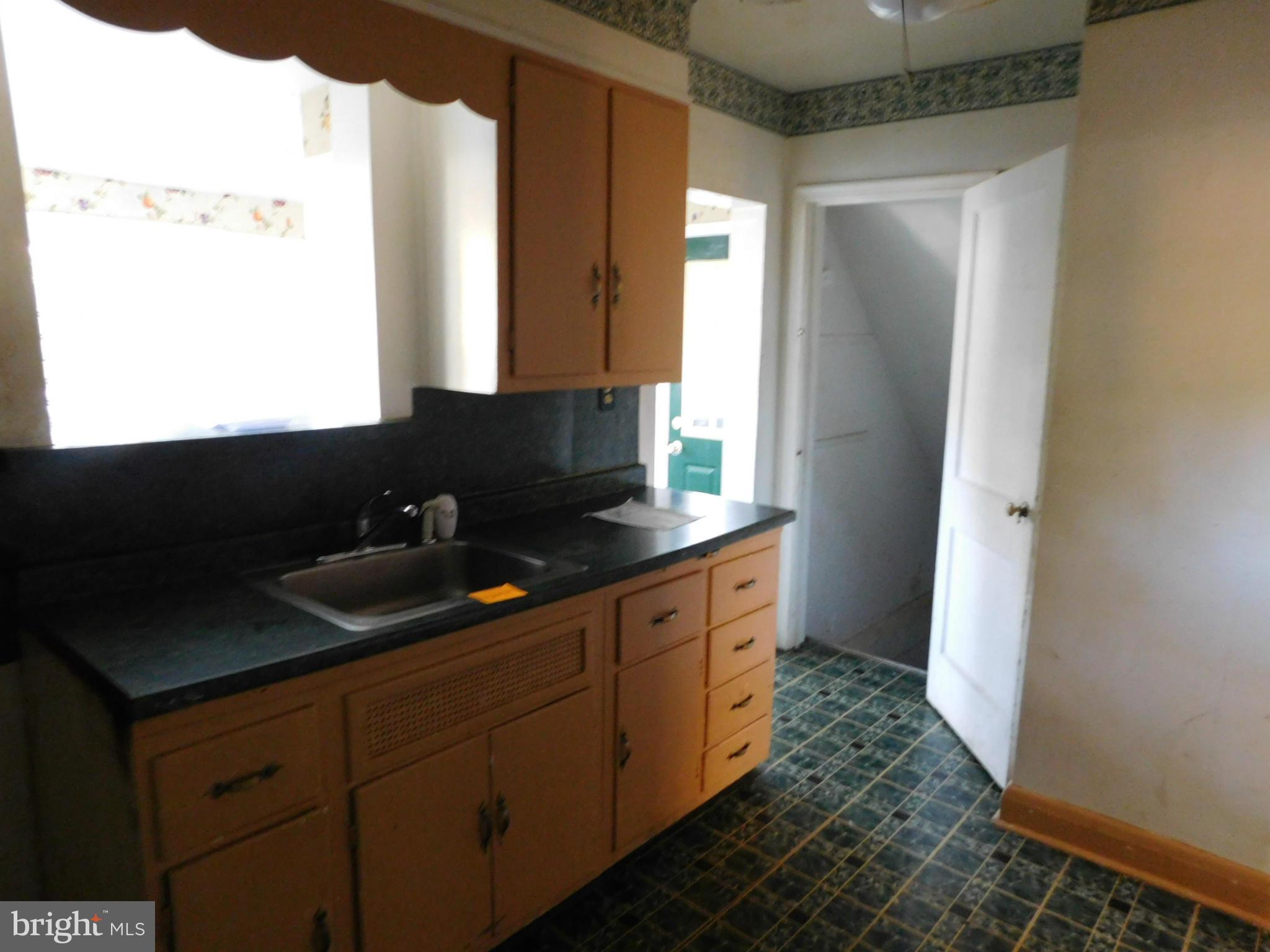 3611 Landbeck Road Baltimore, MD 21207 - Photo 5 of 26 Kitchen