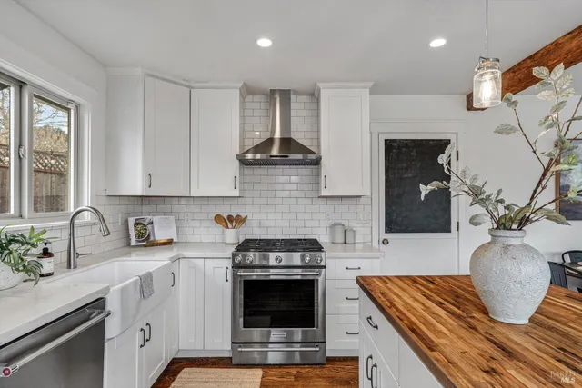 $985,000 | 1021 McNear Avenue, Petaluma, CA 94952