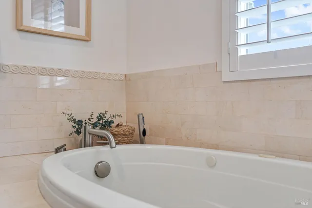 $985,000 | 1021 McNear Avenue, Petaluma, CA 94952