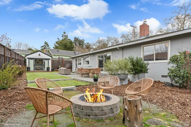$985,000 | 1021 McNear Avenue, Petaluma, CA 94952