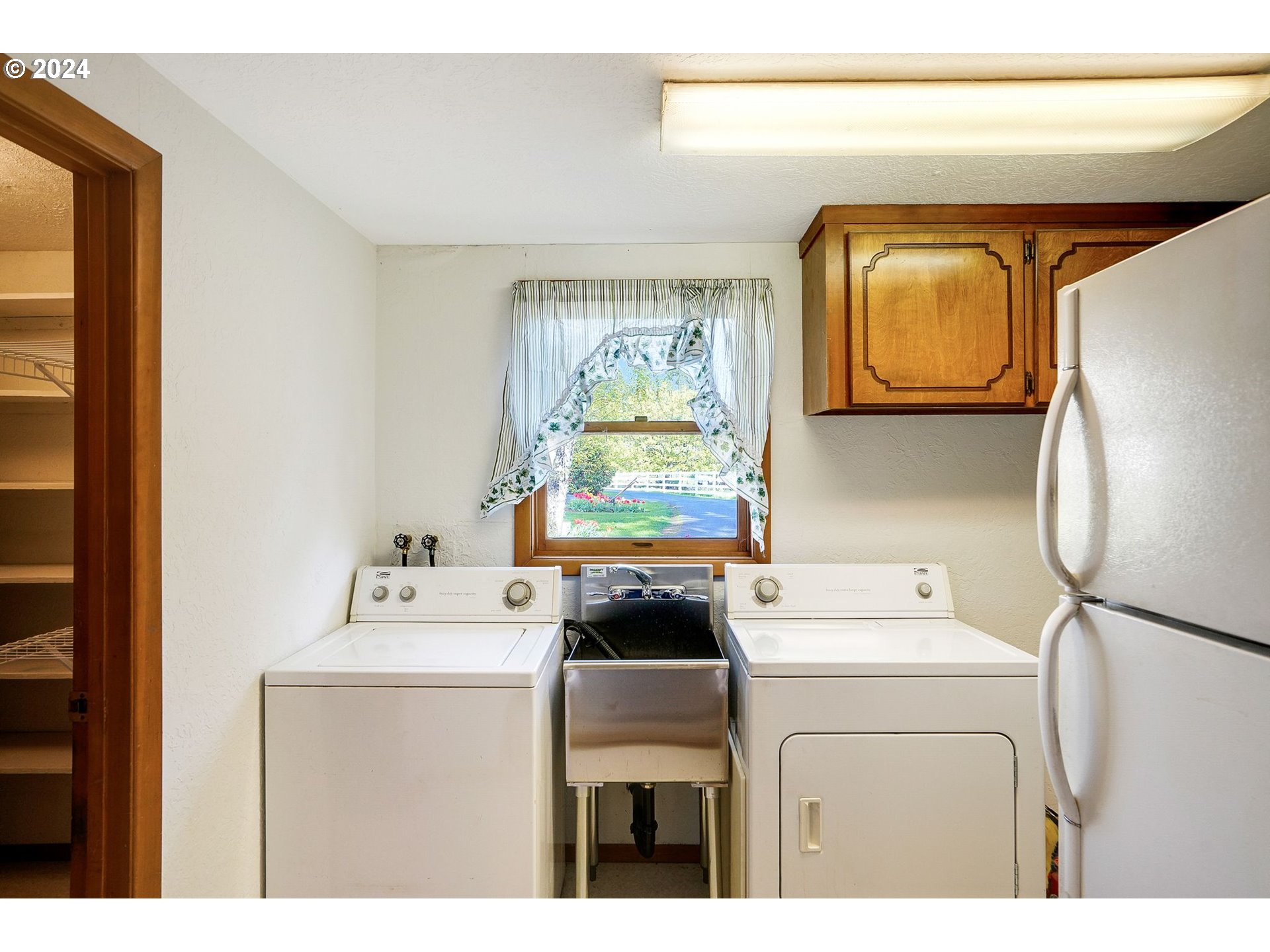 10342 Liberty Road South Jefferson, OR 97352 - Photo 22 of 40 a utility room with dryer and washer