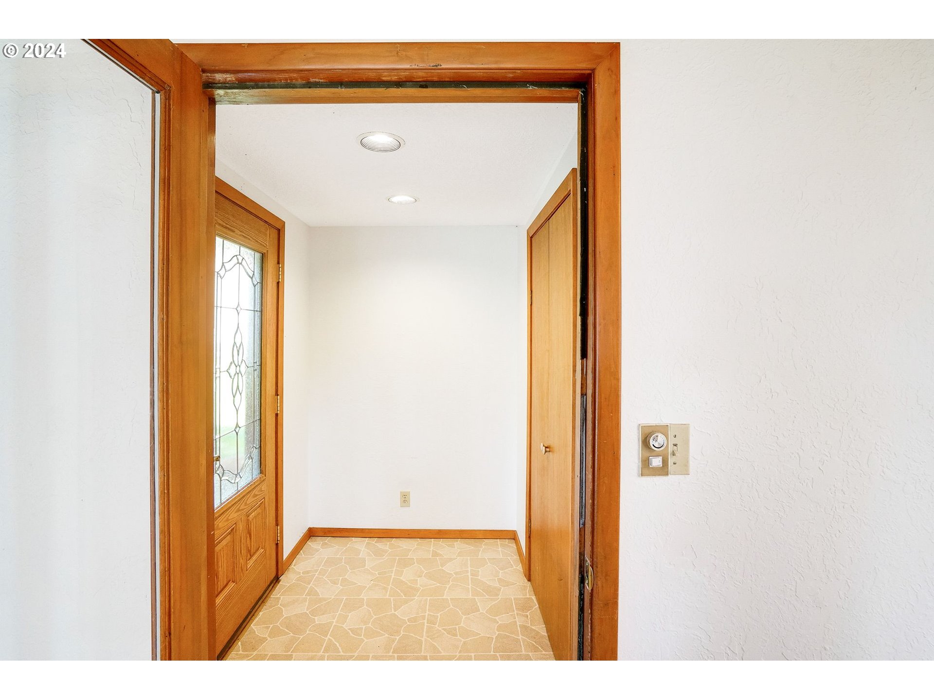 10342 Liberty Road South Jefferson, OR 97352 - Photo 9 of 40 a view of front door