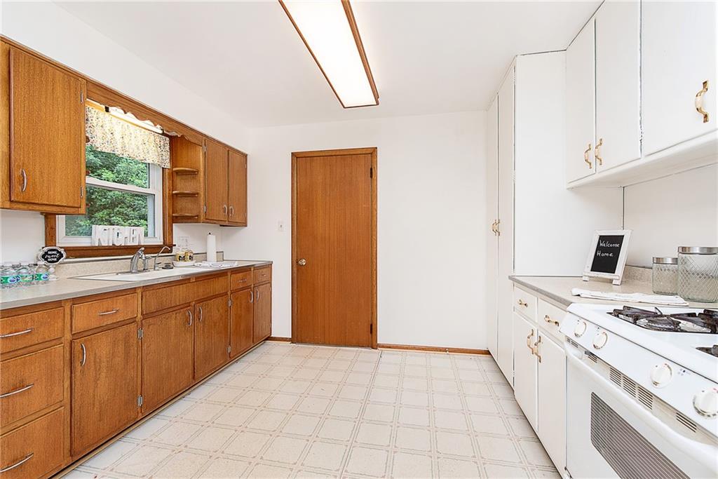 419 South Carr Road Plainfield, IN 46168 - Photo 8 of 22 Gallery Image 8