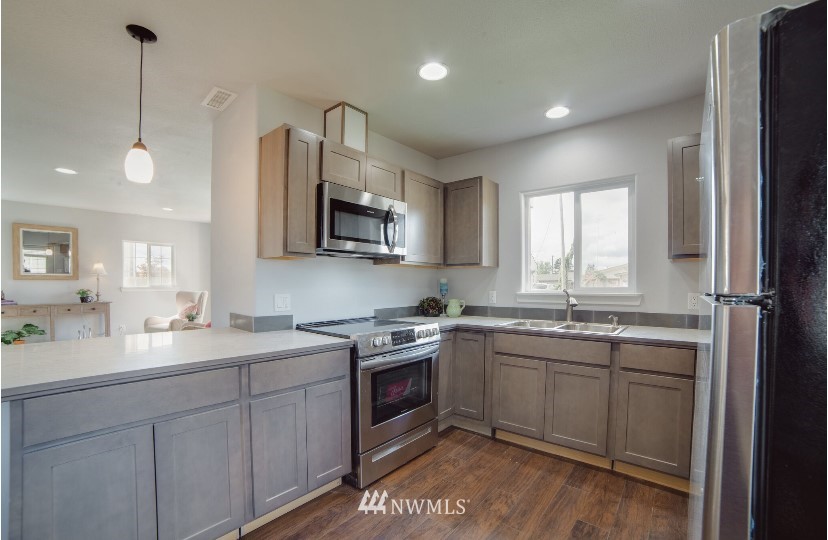 219 Southwest 11th Street Chehalis, WA 98532 - Photo 4 of 14 Gallery Image 4