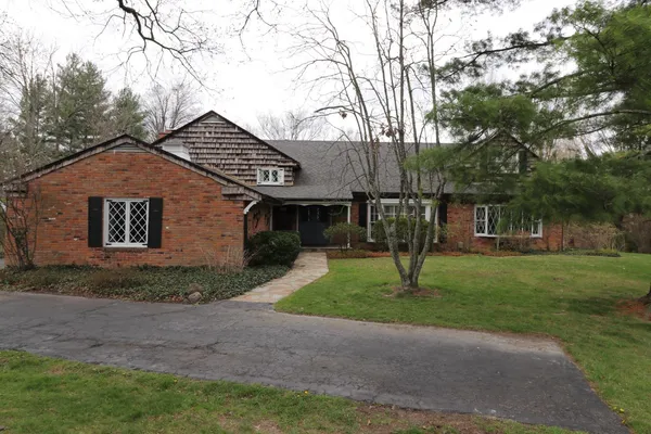 $725,000 | 1 Crosstie Lane, Batesville, IN 47006