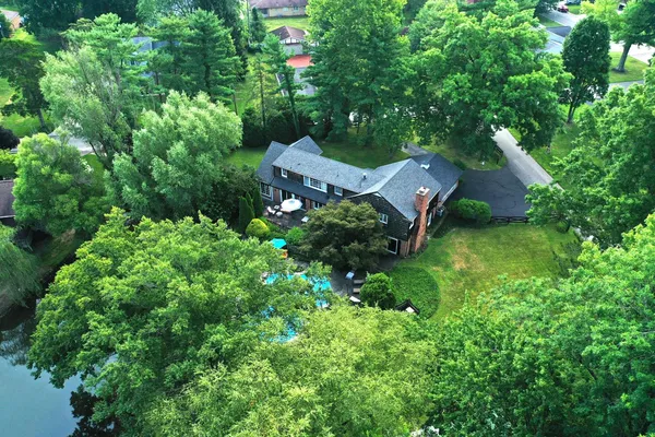 $725,000 | 1 Crosstie Lane, Batesville, IN 47006