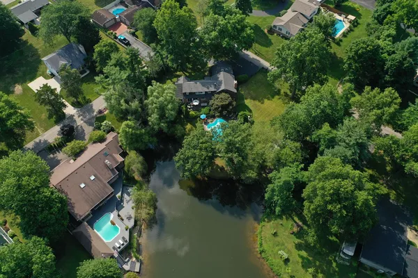 $725,000 | 1 Crosstie Lane, Batesville, IN 47006