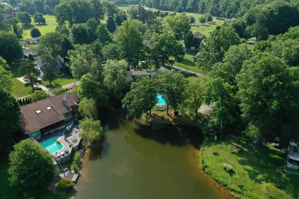 $725,000 | 1 Crosstie Lane, Batesville, IN 47006